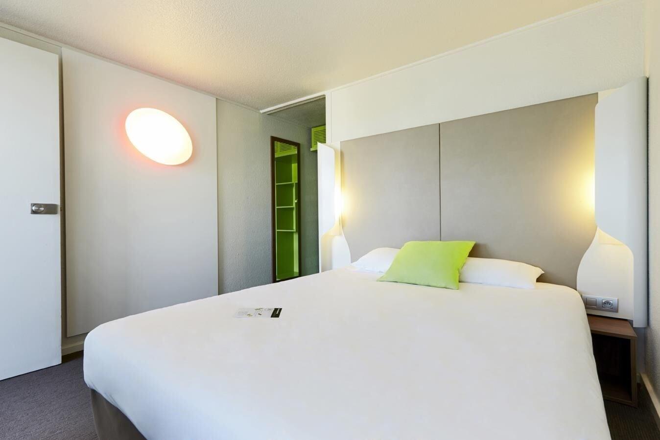 Campanile Auxerre - Moneteau Hotel Buitenkant foto