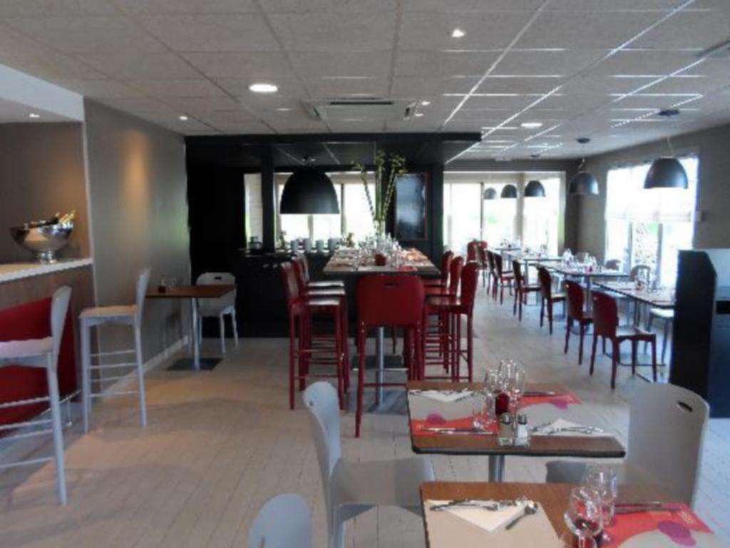 Campanile Auxerre - Moneteau Hotel Buitenkant foto